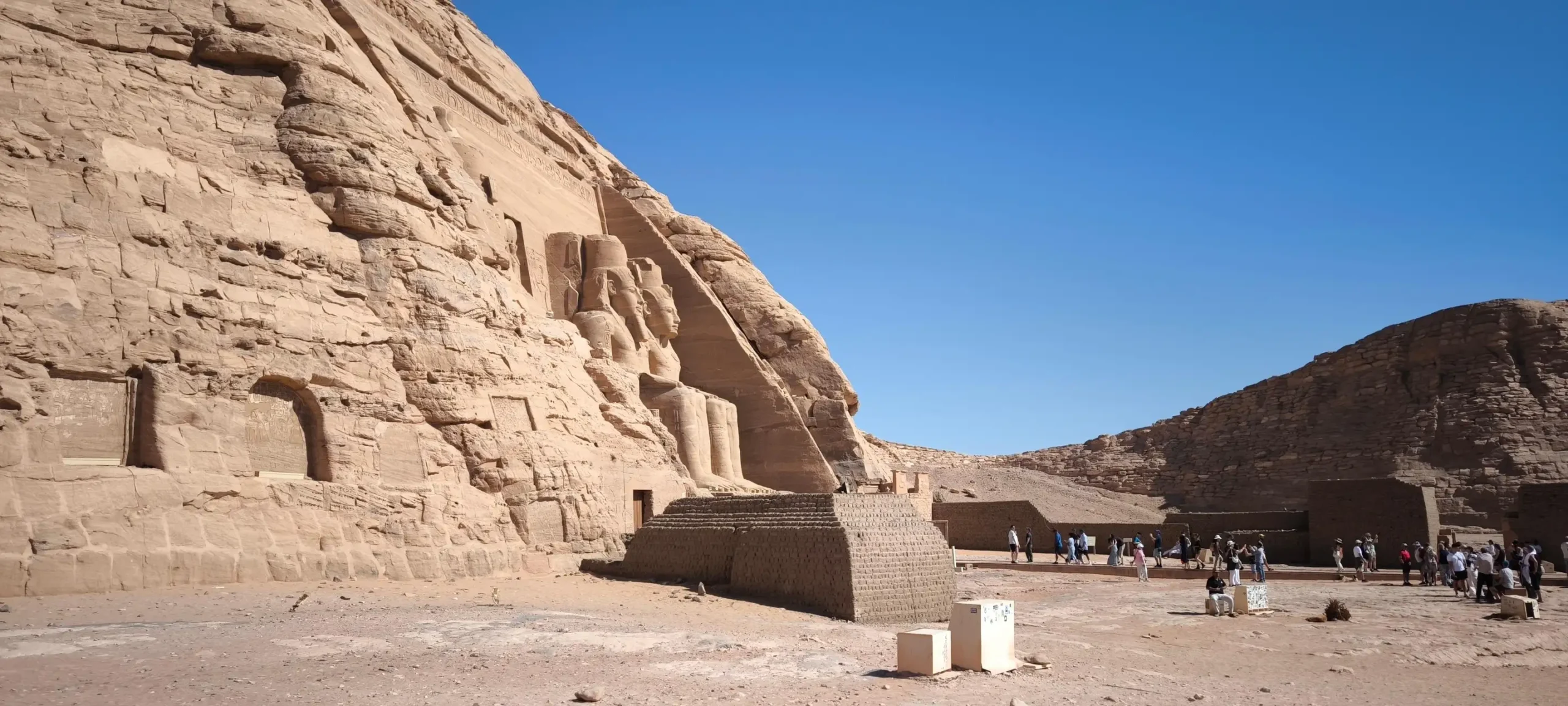 Abu-Simbel-temple656