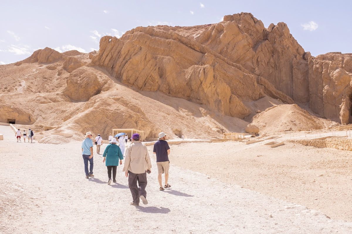 A-picture-of-some-visitors-from-the-Valley-of-the-Kings