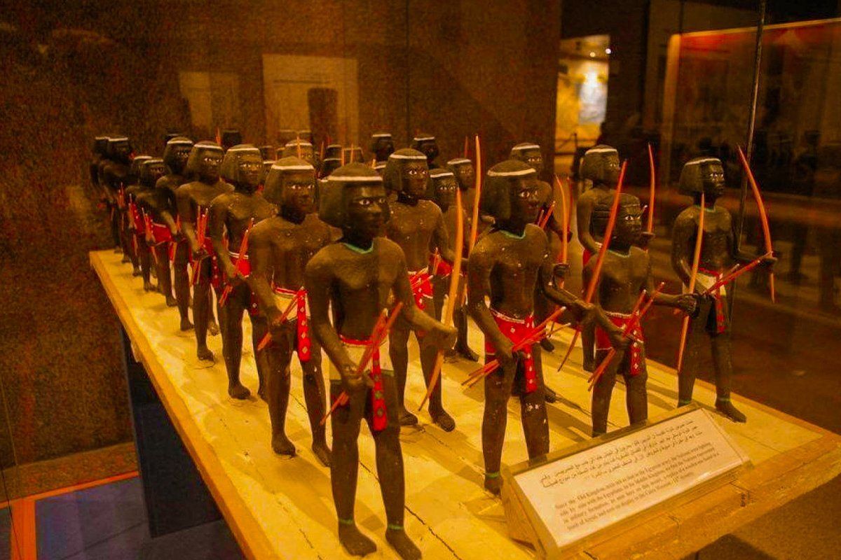 A-picture-of-the-small-statues-from-the-Nuba-Museum
