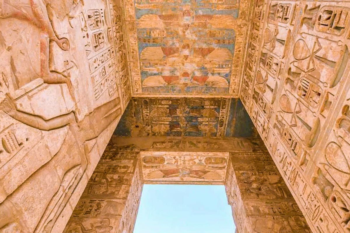 Medinet-Habu-Temple-1
