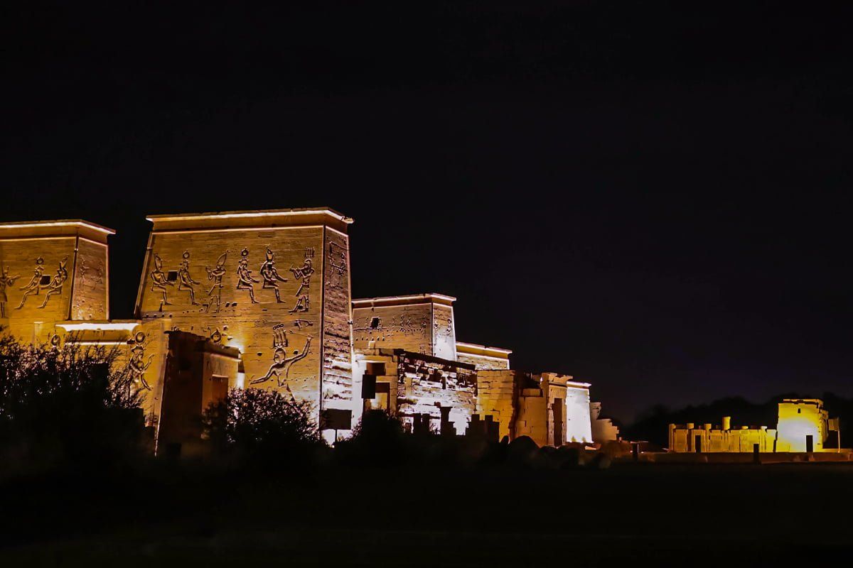 Phelae-temple-at-night