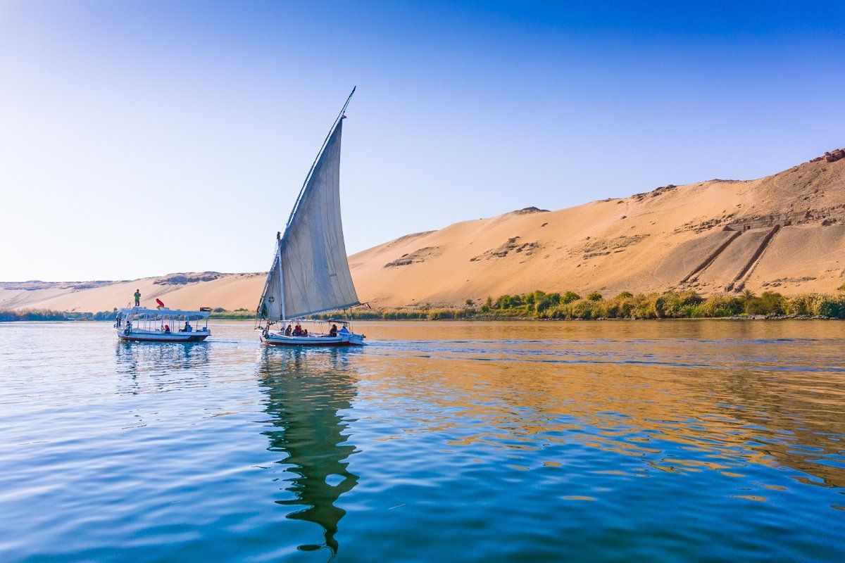 Riding-a-felucca-from-Aswan
