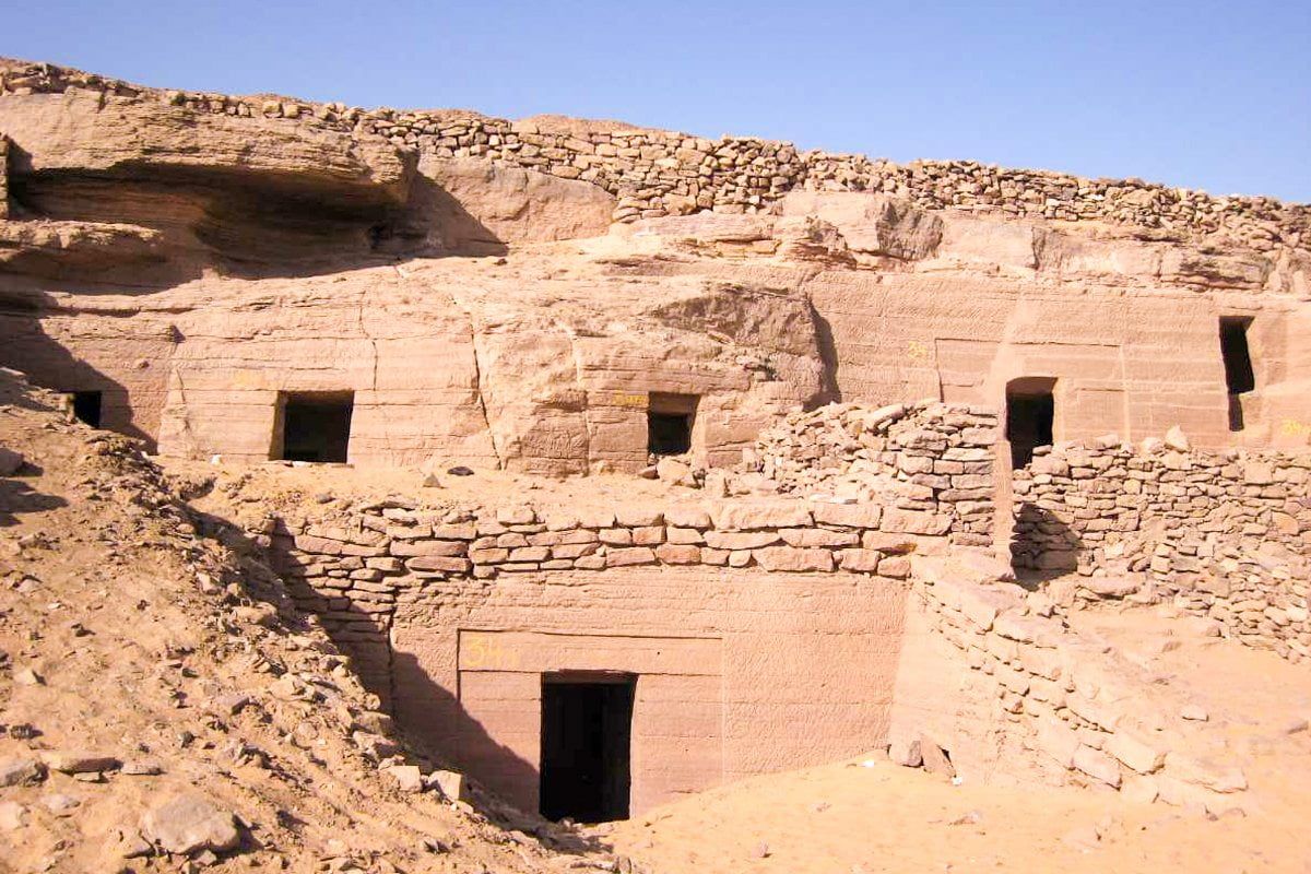 Tombs-of-the-Nobles-in-Aswan2