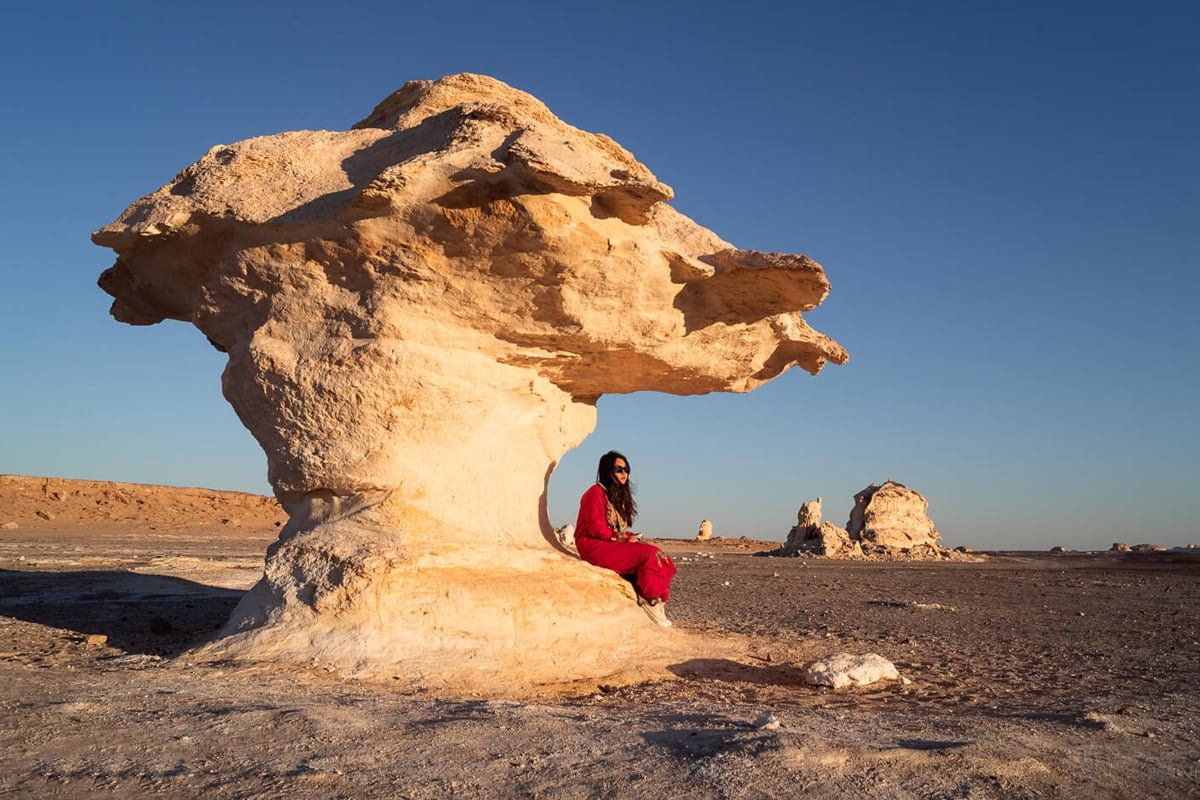 picture-of-a-girl-on-one-of-the-white-dunes-of-the-White-Desert