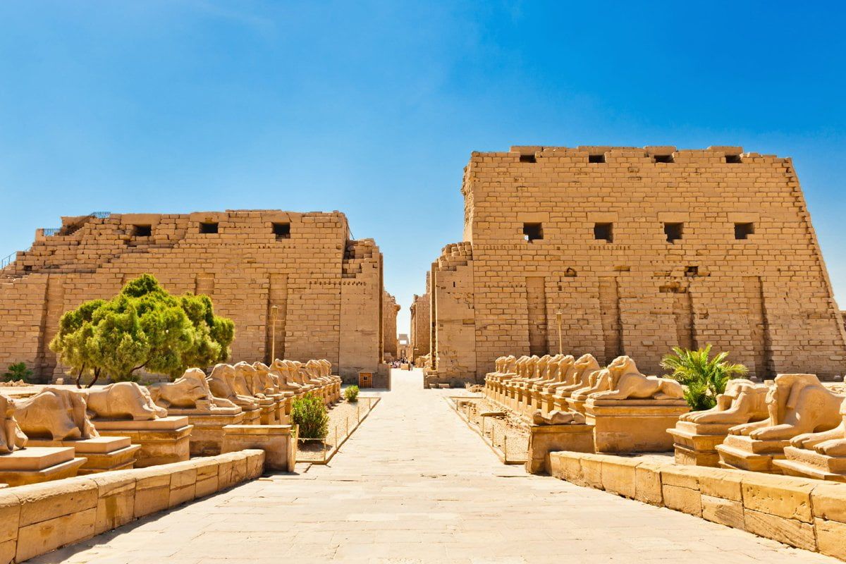 Karnak-temple-entrance