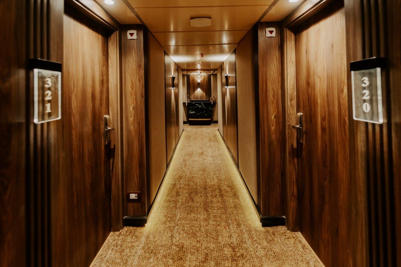 Medea-Cabins-Corridor