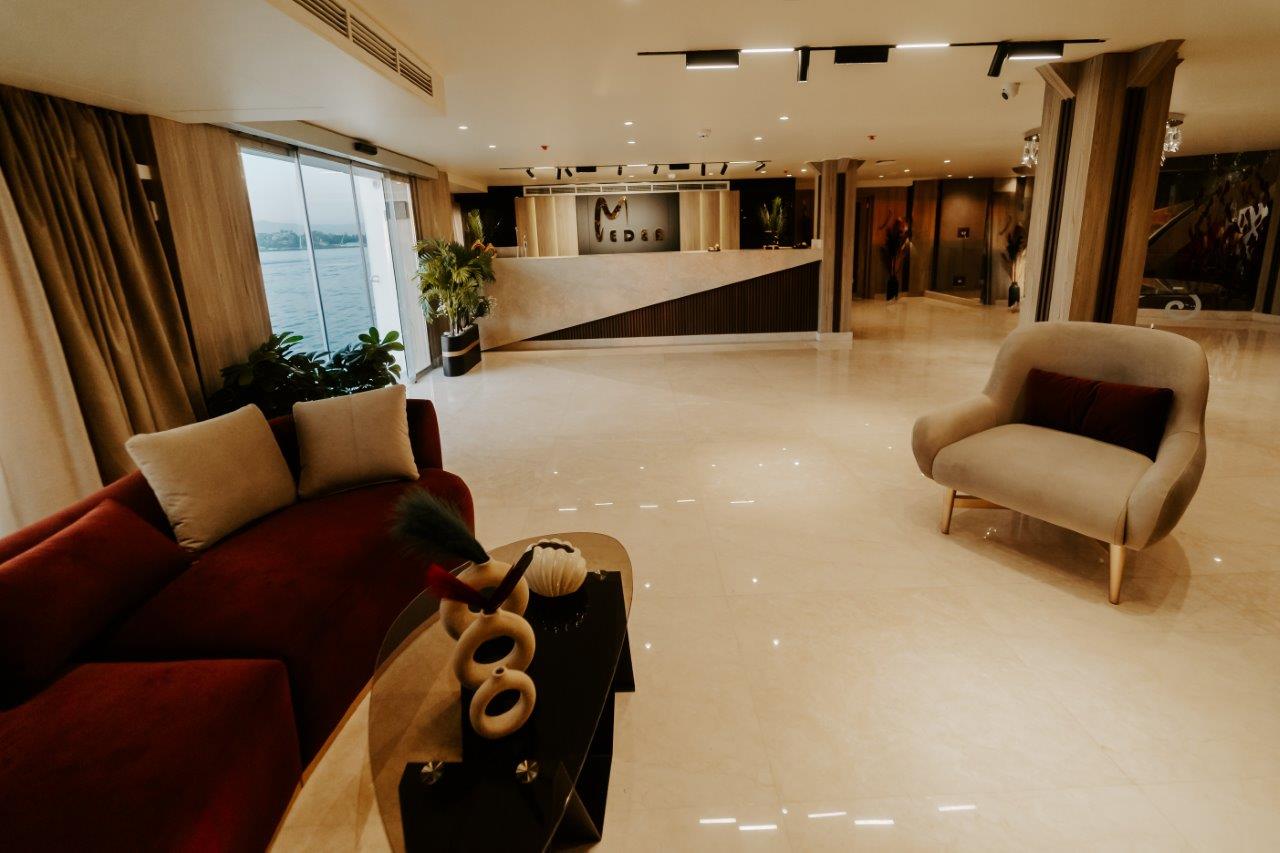 Medea-Lobby