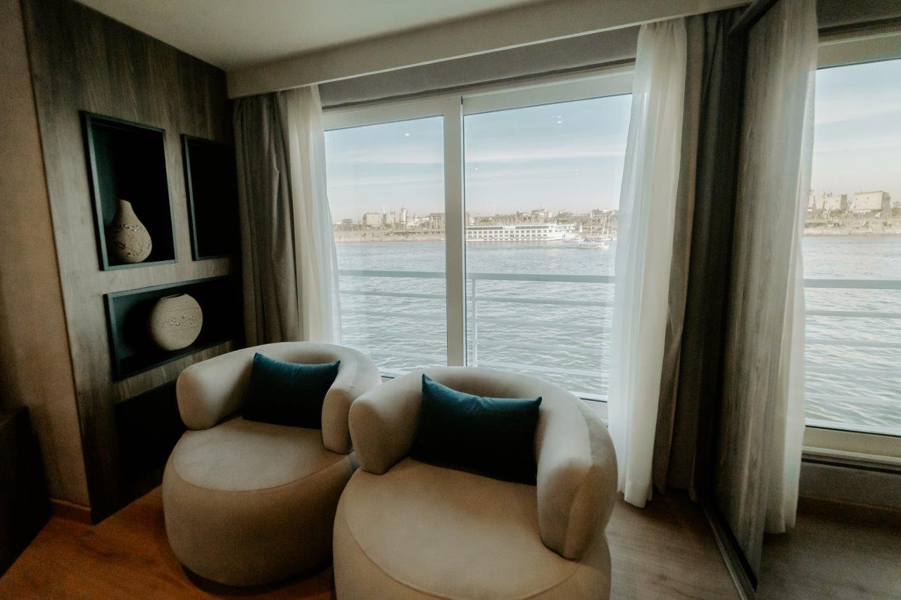 Medea-Suite-Sitting-Area