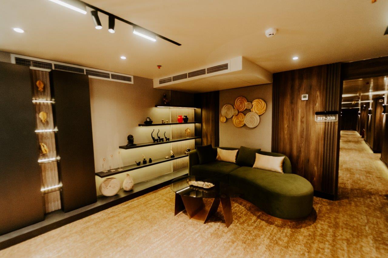 Medea-Upper-Deck-1